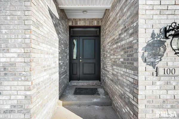 $559,000 | 100 Joseph Court, Washington, IL 61571