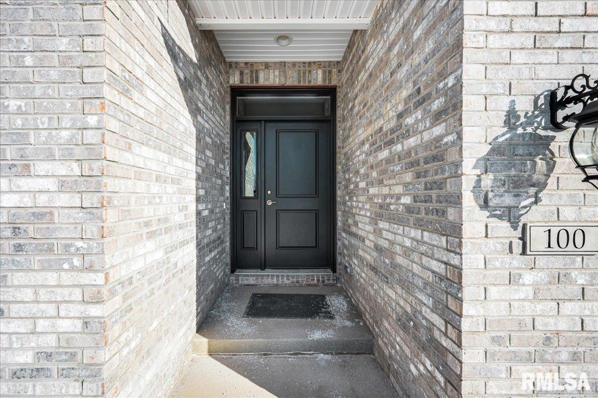 100 Joseph Court Washington, IL 61571 - Photo 4 of 29