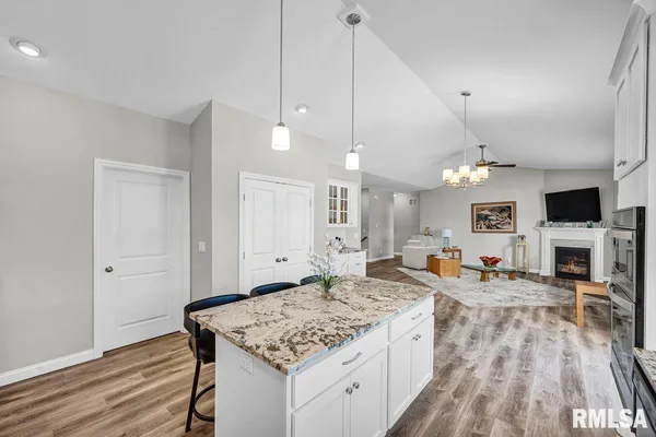 $559,000 | 100 Joseph Court, Washington, IL 61571