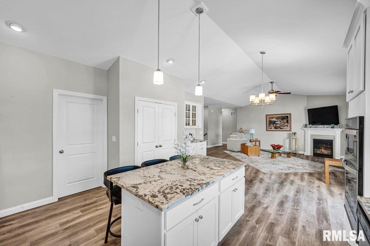 100 Joseph Court Washington, IL 61571 - Photo 8 of 29