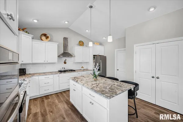 $559,000 | 100 Joseph Court, Washington, IL 61571