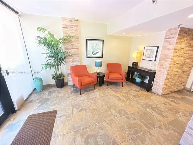 $2,995 | 2300 Northeast 33rd Avenue, Unit 606, Fort Lauderdale, FL 33305