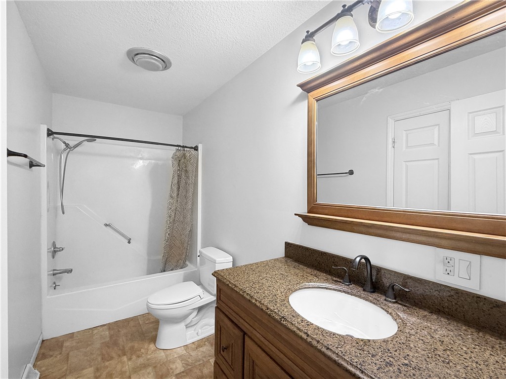 2194 East 300 N Road Mode, IL 62444 - Photo 10 of 13