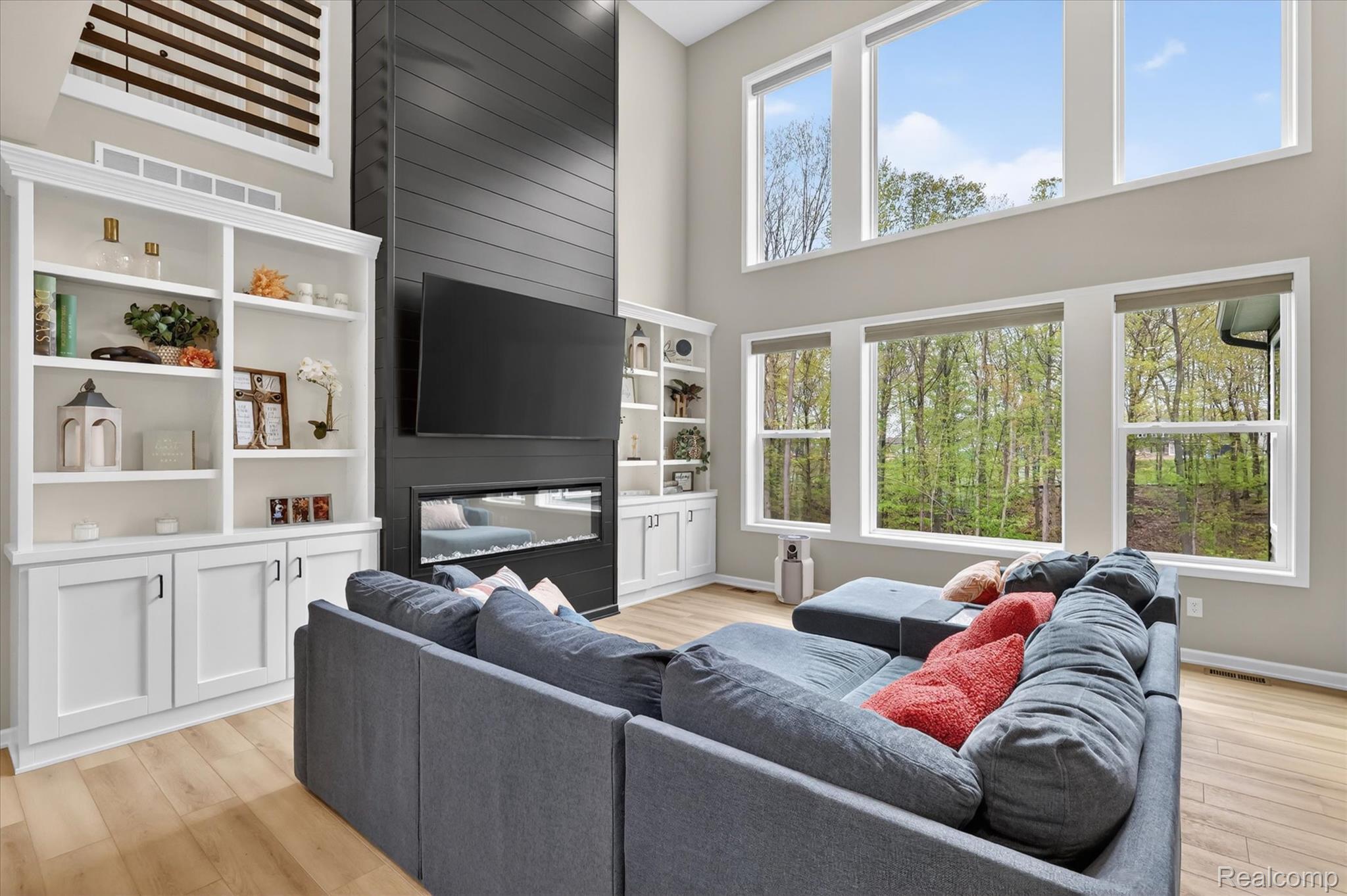 3262 Barett Ridge Jenison, MI 49428 - Photo 9 of 60 08-3262-Barrett-Ridge-Windowstill.jpg