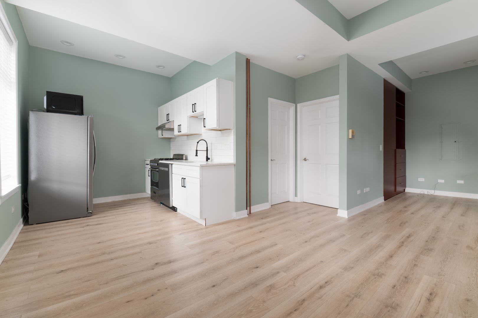 1303 West Flournoy Street, Unit 1R Chicago, IL 60607 - Photo 4 of 10