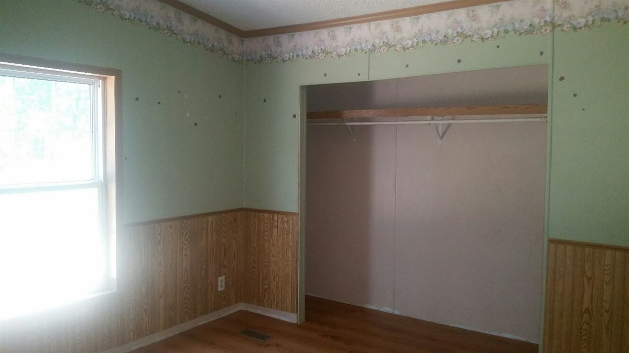 881 Beatrice Road Manistee, MI 49660 - Photo 11 of 22 1804635-11.JPG