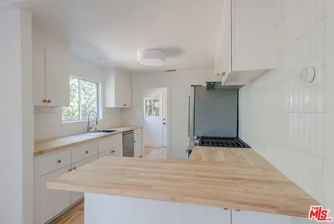 $4,700 | 4013 Sunset Drive, Los Angeles, CA 90027