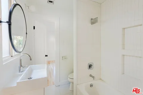 $4,700 | 4013 Sunset Drive, Los Angeles, CA 90027