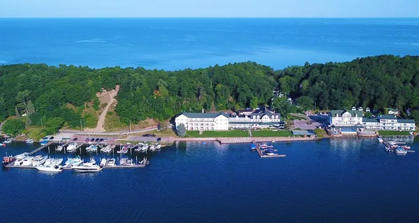$128,500 | 8568 Portage Point Drive, Unit 3 (DH 4), Onekama, MI 49675
