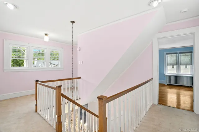 a view of an entryway with workspace