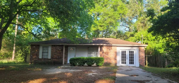 $1,695 | 5889 Cypress Circle, Tallahassee, FL 32303