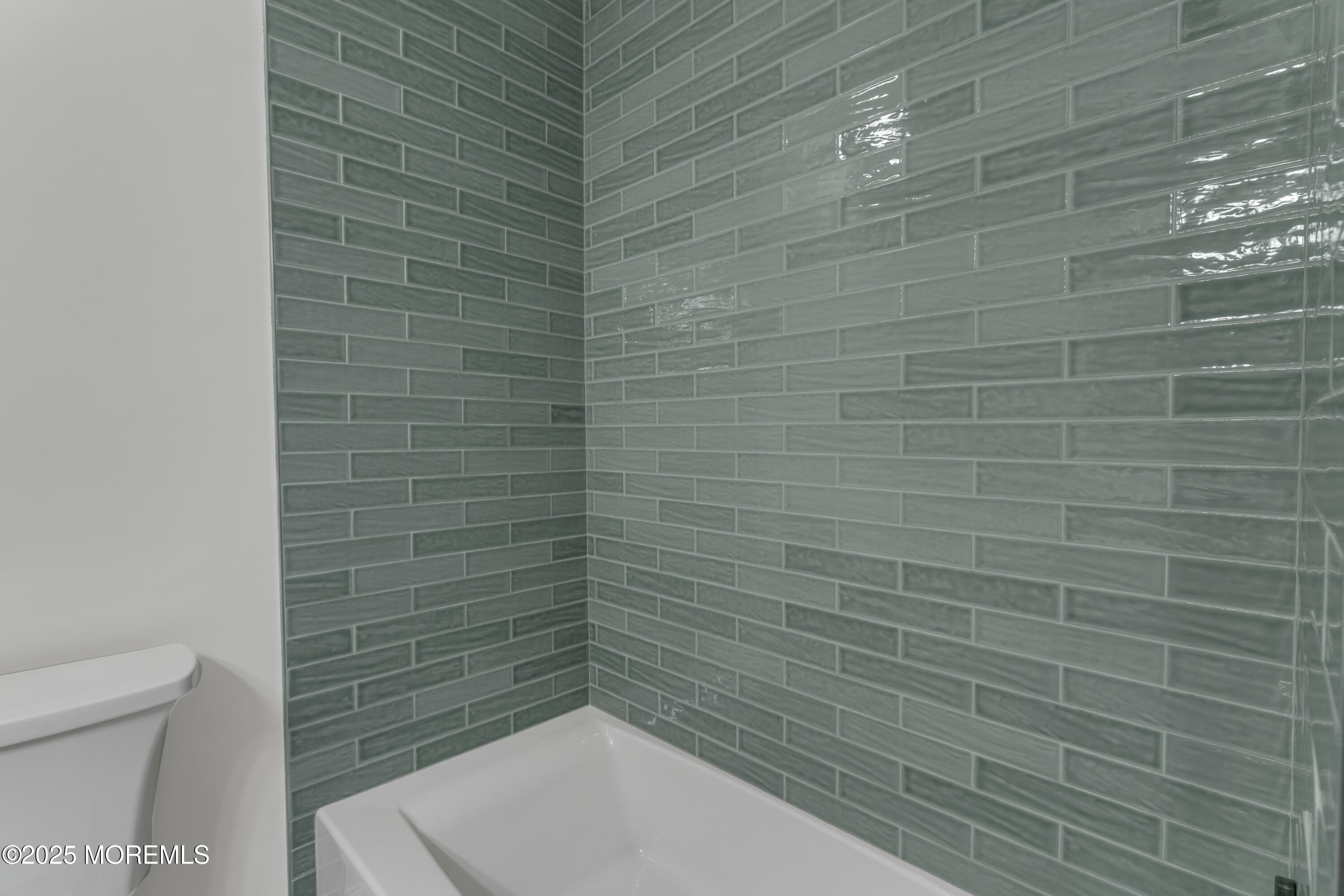 182 Greenwood Loop Road Brick, NJ 08724 - Photo 15 of 19 a bathroom with a shower