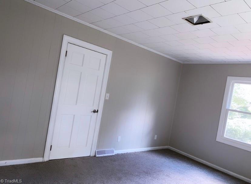 820 Mark Street High Point, NC 27260 - Photo 8 of 22 https://triad.mlsmatrix.com/Matrix/MediaManager/ShowImage.aspx?tbl=9&mtid=1&tmui=37721433&mf=PU5561363&w=128&h=96&q=99&md=0001-01-01%2000:00:00.000
