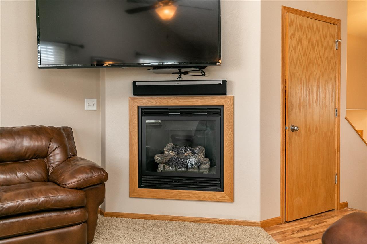 240 Old Oak Ridge Hills, IA 52235 - Photo 6 of 40 Gallery Image 6