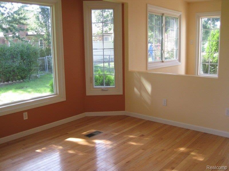 7599 Kingsbridge Road Canton, MI 48187 - Photo 15 of 29 Knightsbridge Rd 010.jpg
