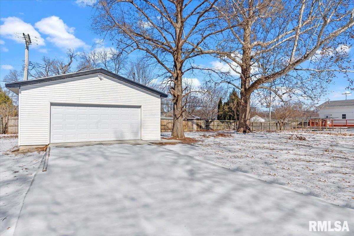1847 Jerome Avenue Springfield, IL 62704 - Photo 3 of 30 Gallery Image 3