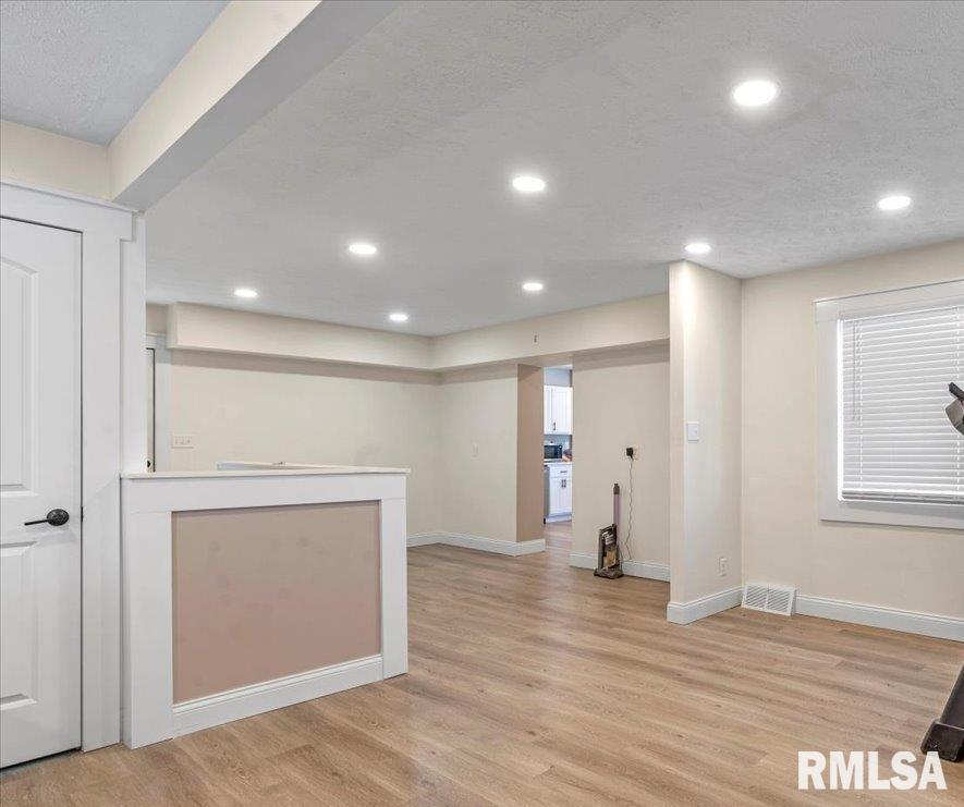 1847 Jerome Avenue Springfield, IL 62704 - Photo 4 of 30 Gallery Image 4