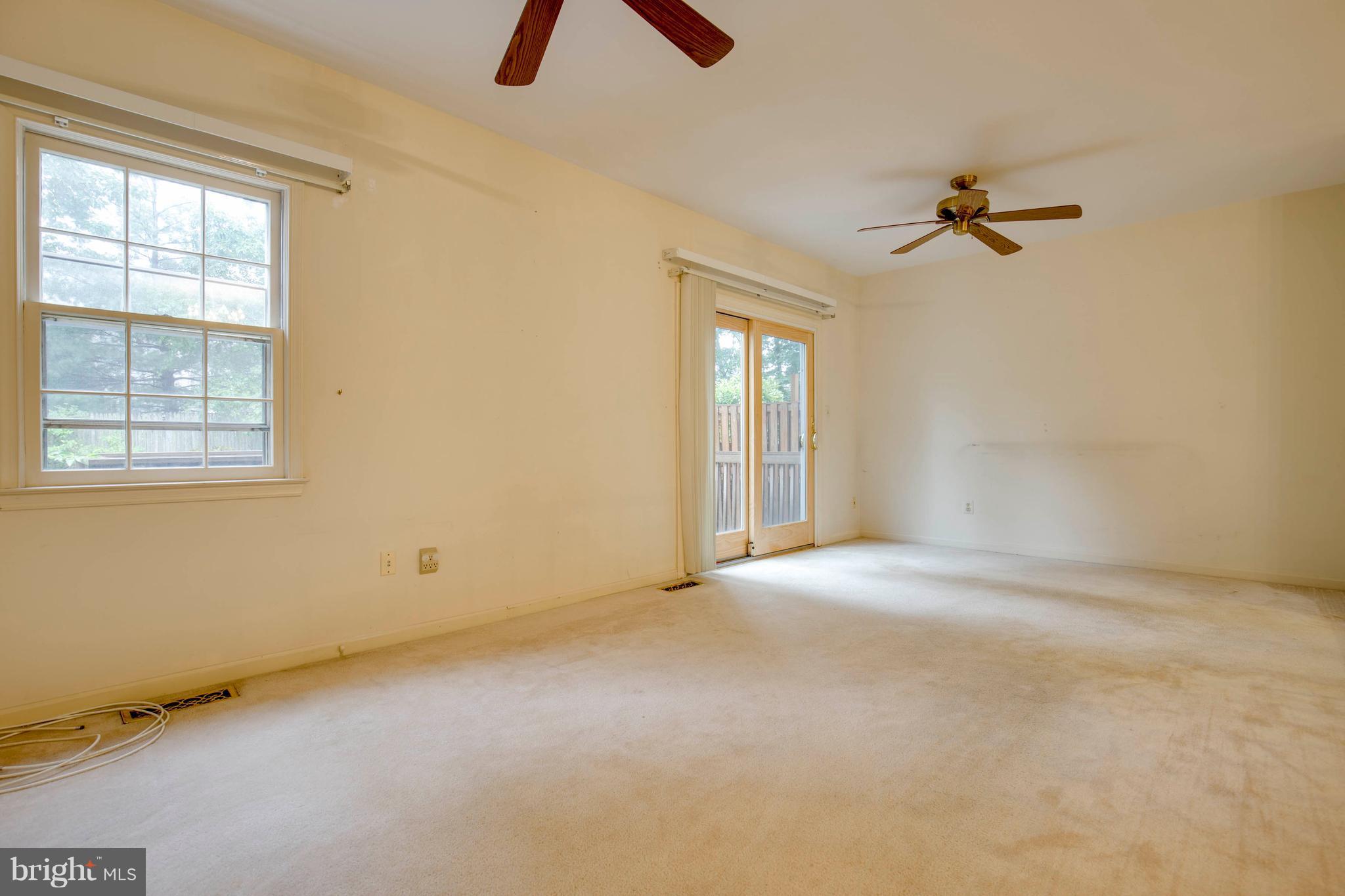 8589 Raglan Road Vienna, VA 22182 - Photo 12 of 23 Living Room
