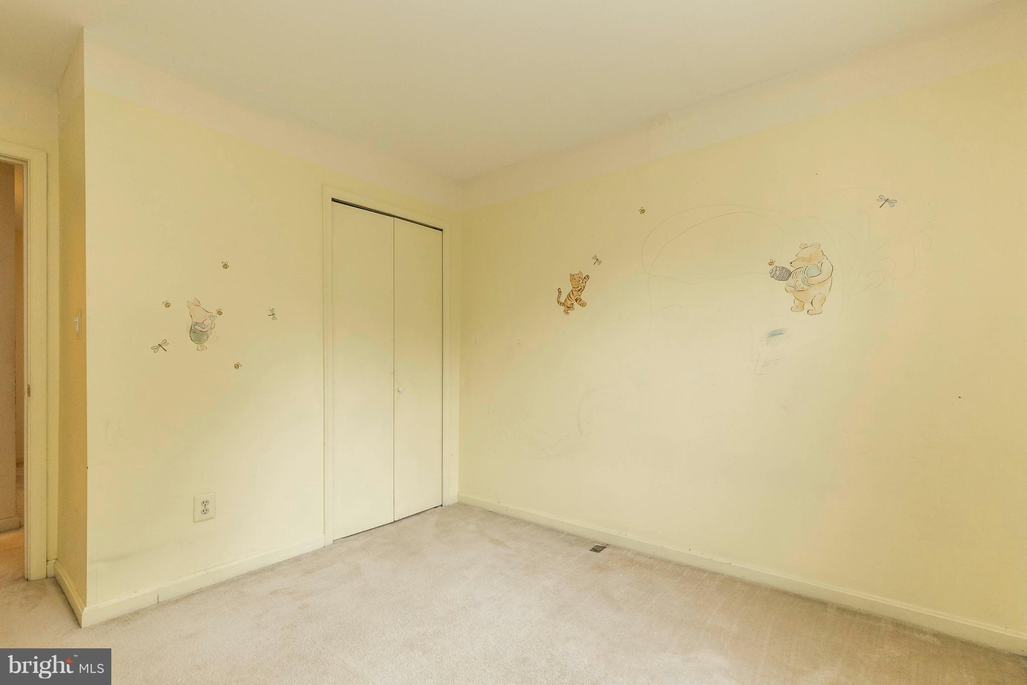 8589 Raglan Road Vienna, VA 22182 - Photo 21 of 23 Bedroom