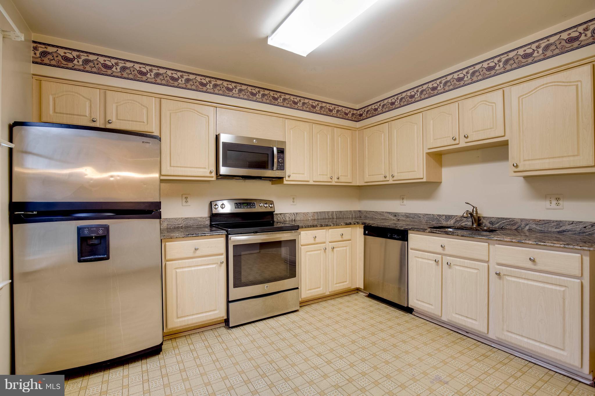8589 Raglan Road Vienna, VA 22182 - Photo 6 of 23 Kitchen