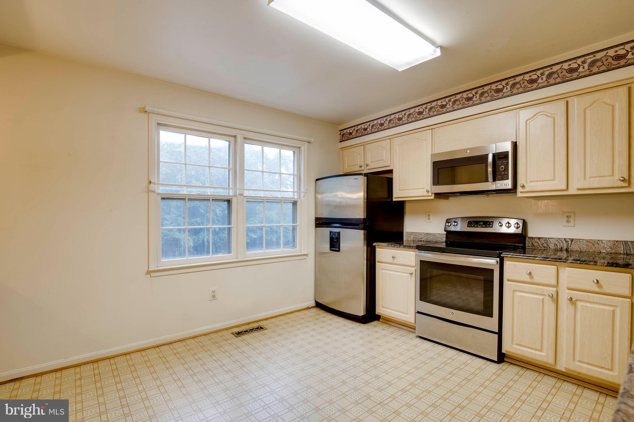 8589 Raglan Road Vienna, VA 22182 - Photo 8 of 23 Kitchen