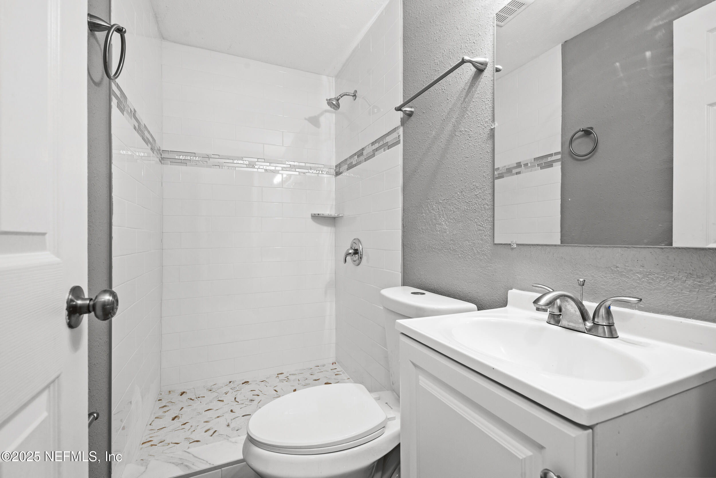 5336 Cruz Road Jacksonville, FL 32207 - Photo 26 of 32 29