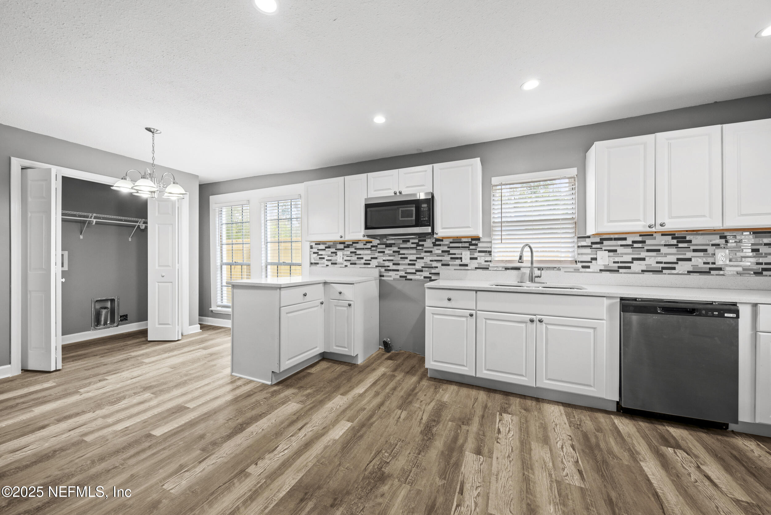 5336 Cruz Road Jacksonville, FL 32207 - Photo 10 of 32 12 (1)