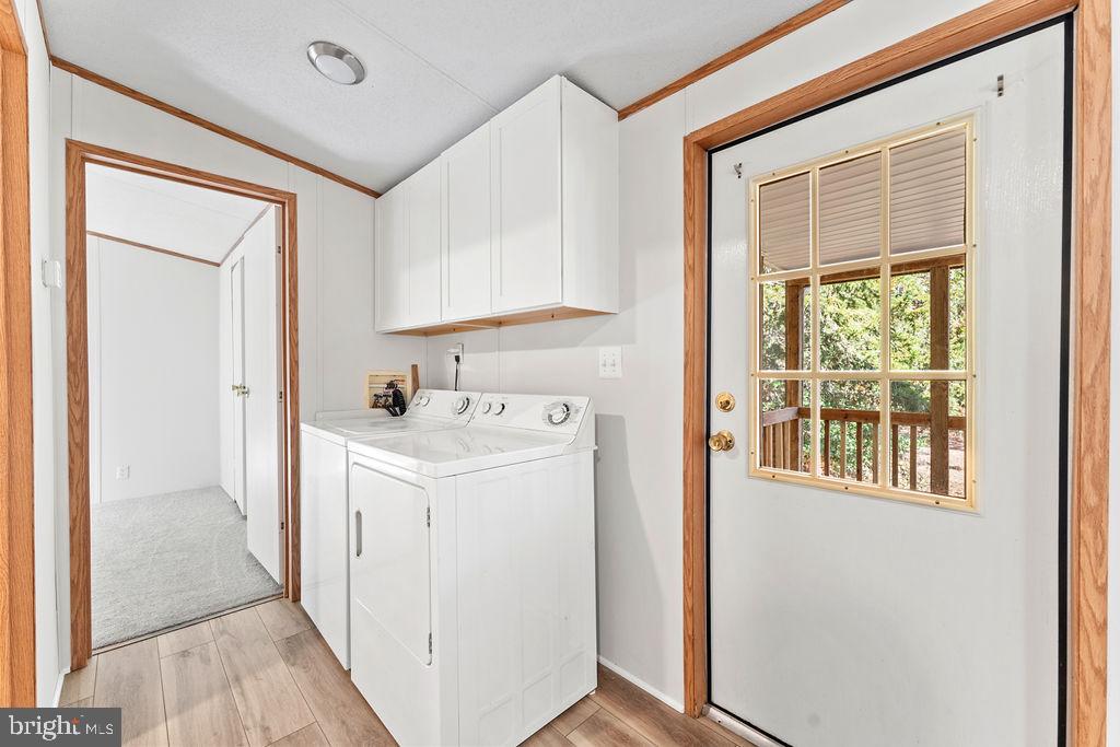 7227 Grand Brooks Road Spotsylvania, VA 22551 - Photo 11 of 47 Bright and airy laundry nook.