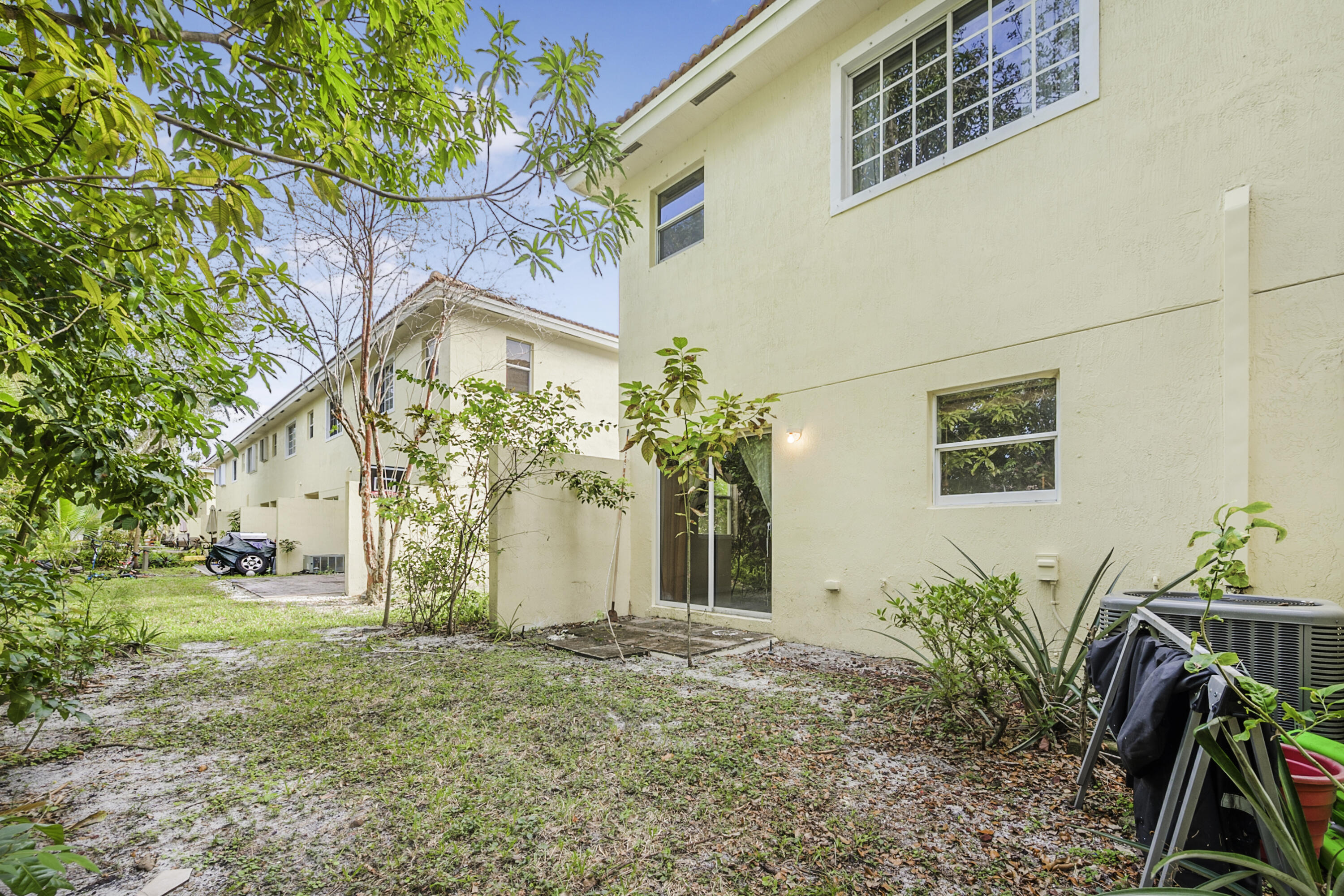 929 Imperial Lake Road West Palm Beach, FL 33413 - Photo 16 of 16 Back Yard