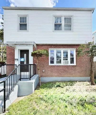 $875,000 | 197-20 118th Avenue | St. Albans