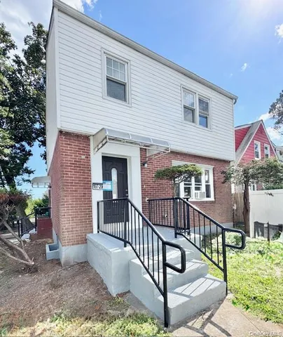 $875,000 | 197-20 118th Avenue | St. Albans