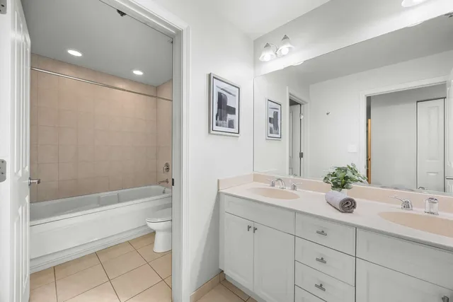 $599,900 | 1250 South Michigan Avenue, Unit 2704, Chicago, IL 60605