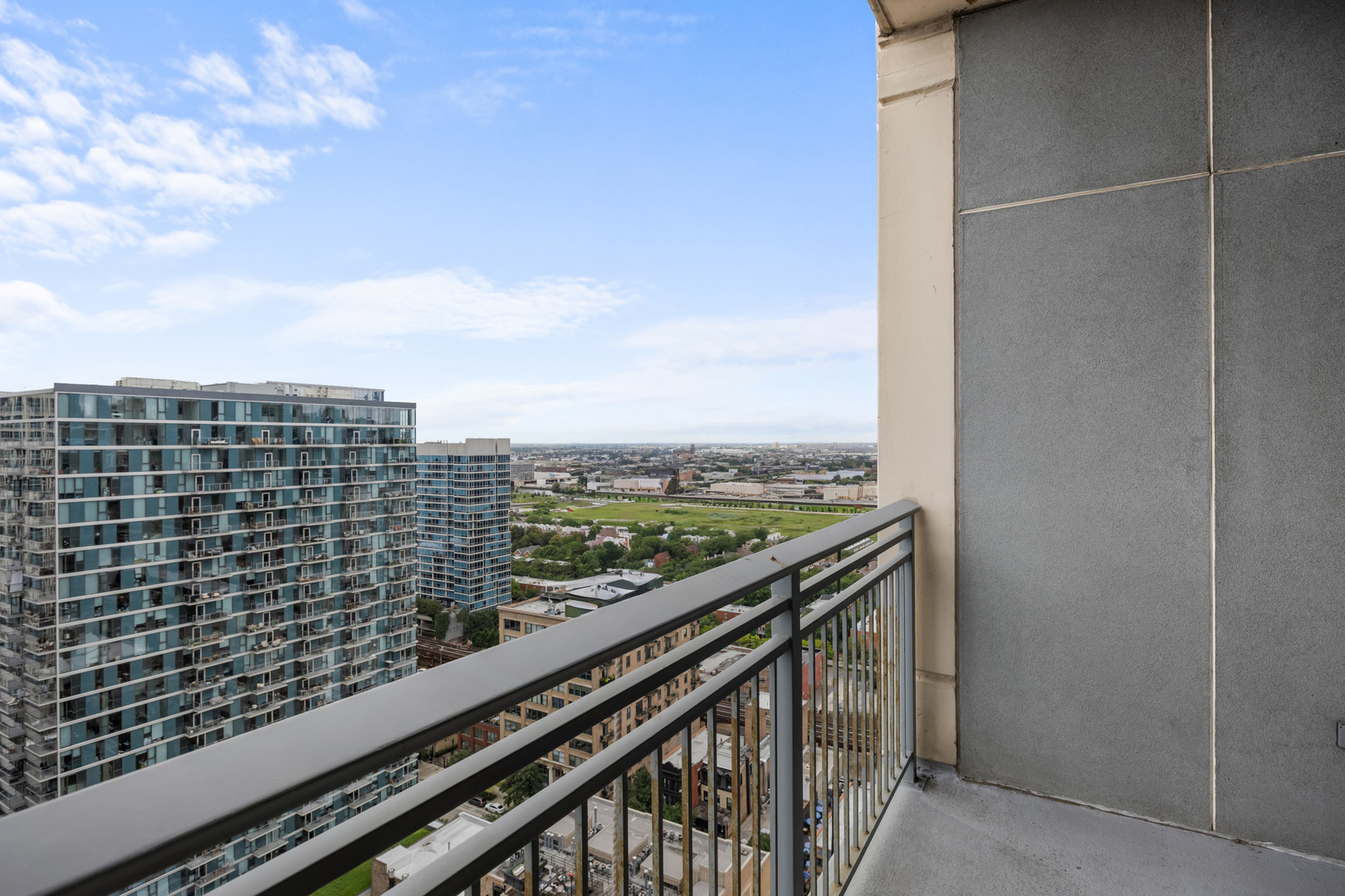 1250 South Michigan Avenue, Unit 2704 Chicago, IL 60605 - Photo 22 of 32