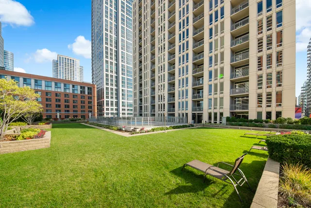$599,900 | 1250 South Michigan Avenue, Unit 2704, Chicago, IL 60605