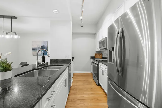 $599,900 | 1250 South Michigan Avenue, Unit 2704, Chicago, IL 60605