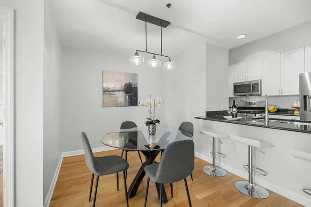 $599,900 | 1250 South Michigan Avenue, Unit 2704, Chicago, IL 60605