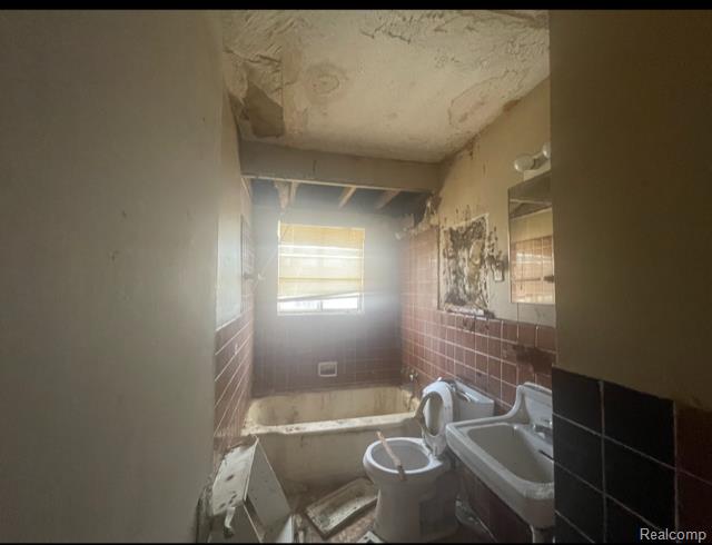 480 Alter Road Detroit, MI 48215 - Photo 8 of 9