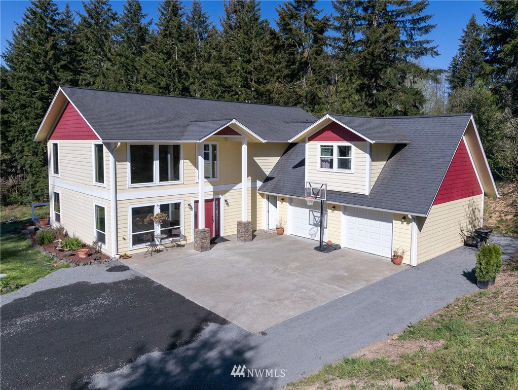 216 South Hawkins Road Winlock, WA 98596 - Photo 1 of 24