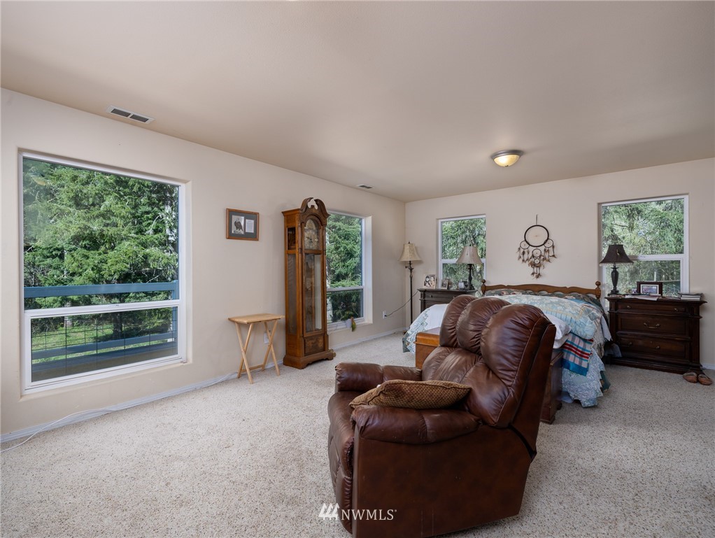 216 South Hawkins Road Winlock, WA 98596 - Photo 9 of 24
