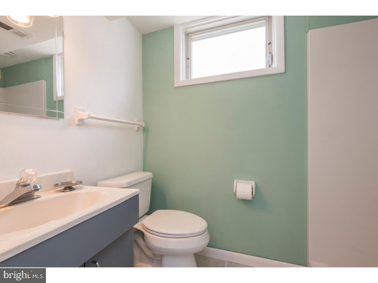 740 Hill Road Philadelphia, PA 19128 - Photo 13 of 21 Bathroom