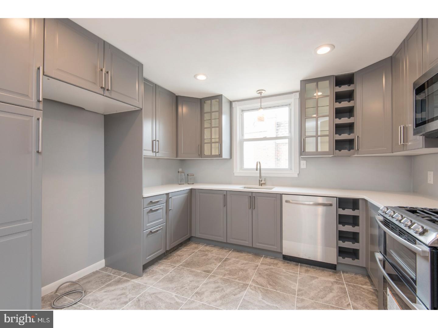 740 Hill Road Philadelphia, PA 19128 - Photo 6 of 21 Kitchen