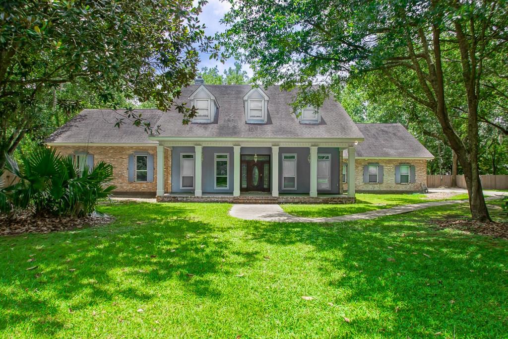 2512 Crestwood Road Marrero, LA 70072 - Photo 1 of 28