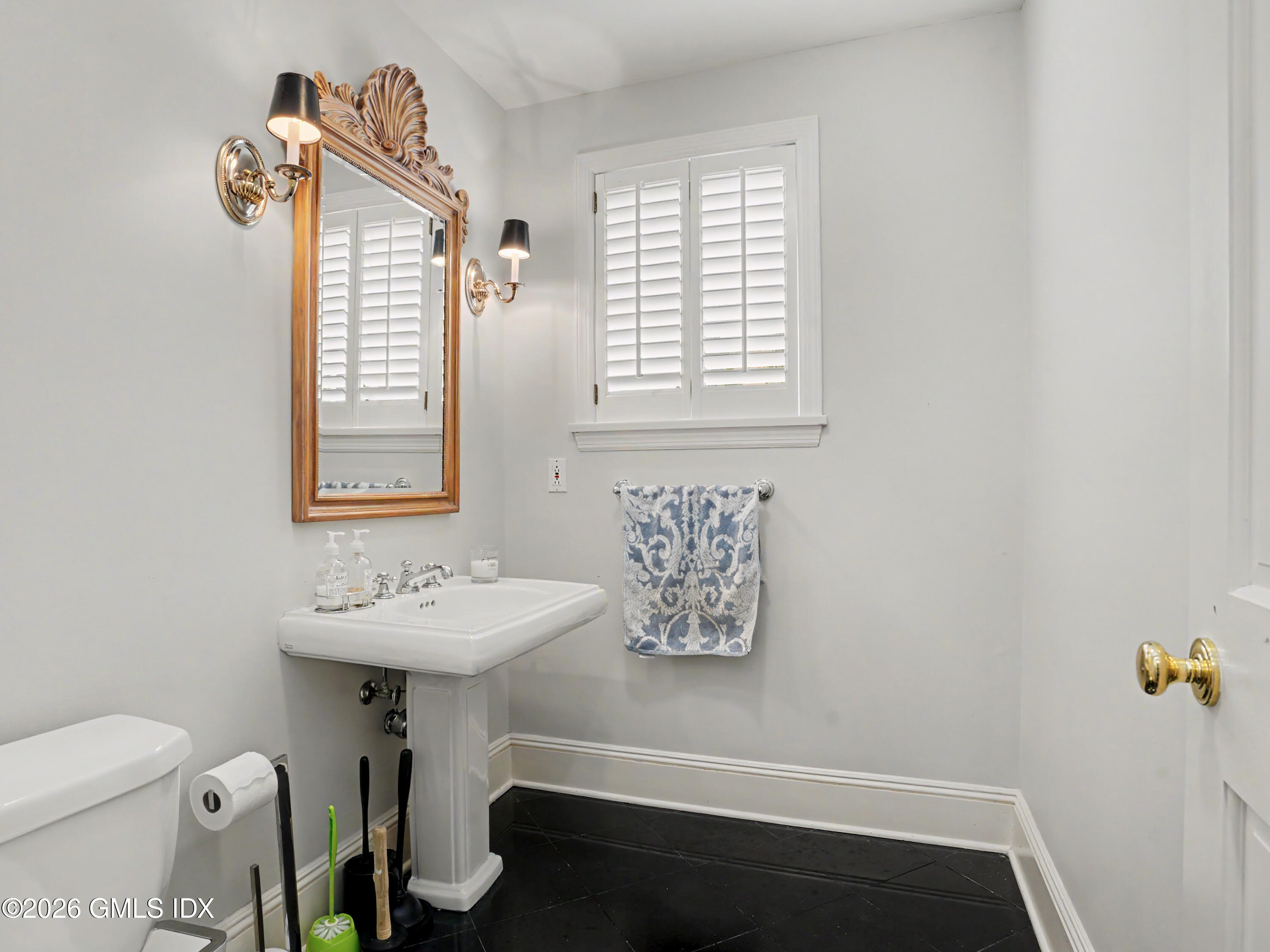 5 Grimes Road Old Greenwich, CT 06870 - Photo 15 of 30 4-print-5-grimes-rd