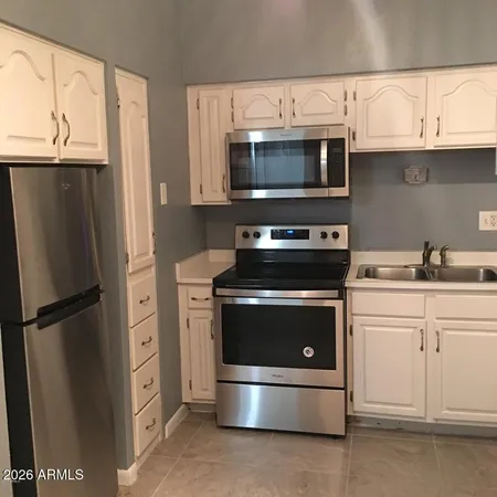 $1,295 | 357 East Thomas Road, Unit A212, Phoenix, AZ 85012