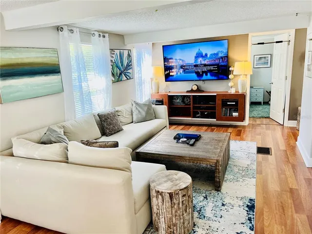 $3,000 | 428 Orangewood Drive, Dunedin, FL 34698