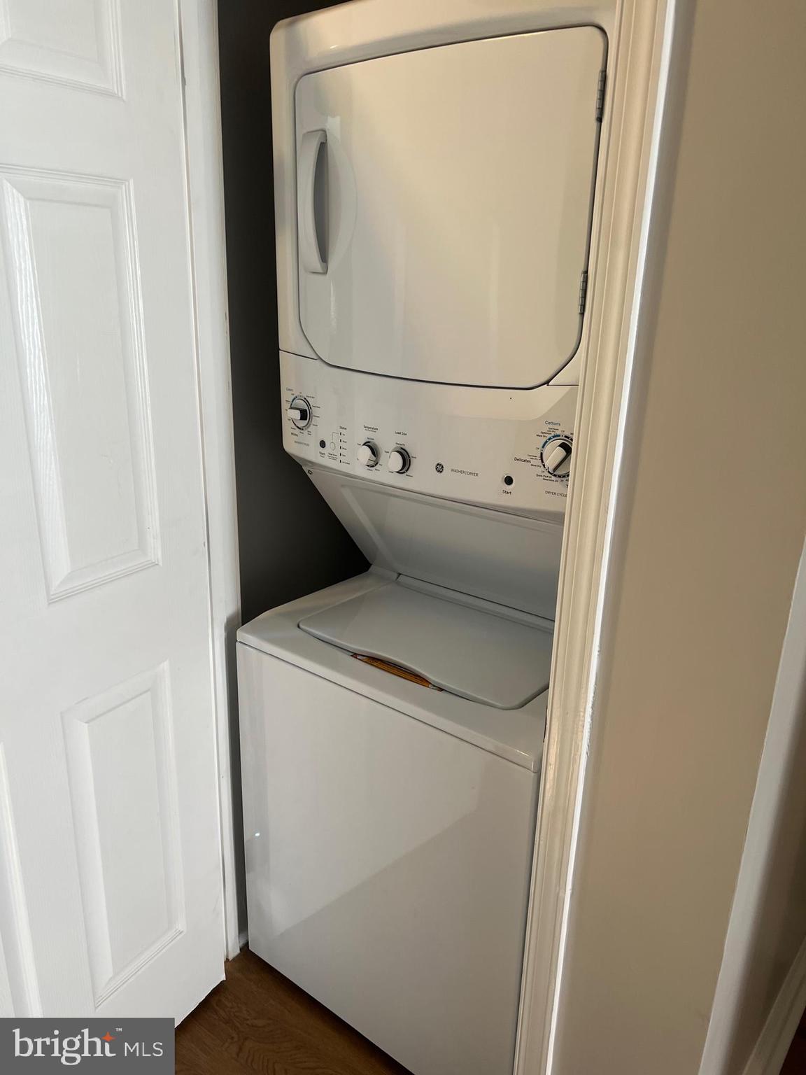 820 North Rose Street Baltimore, MD 21205 - Photo 8 of 20 a utility room with dryer and washer