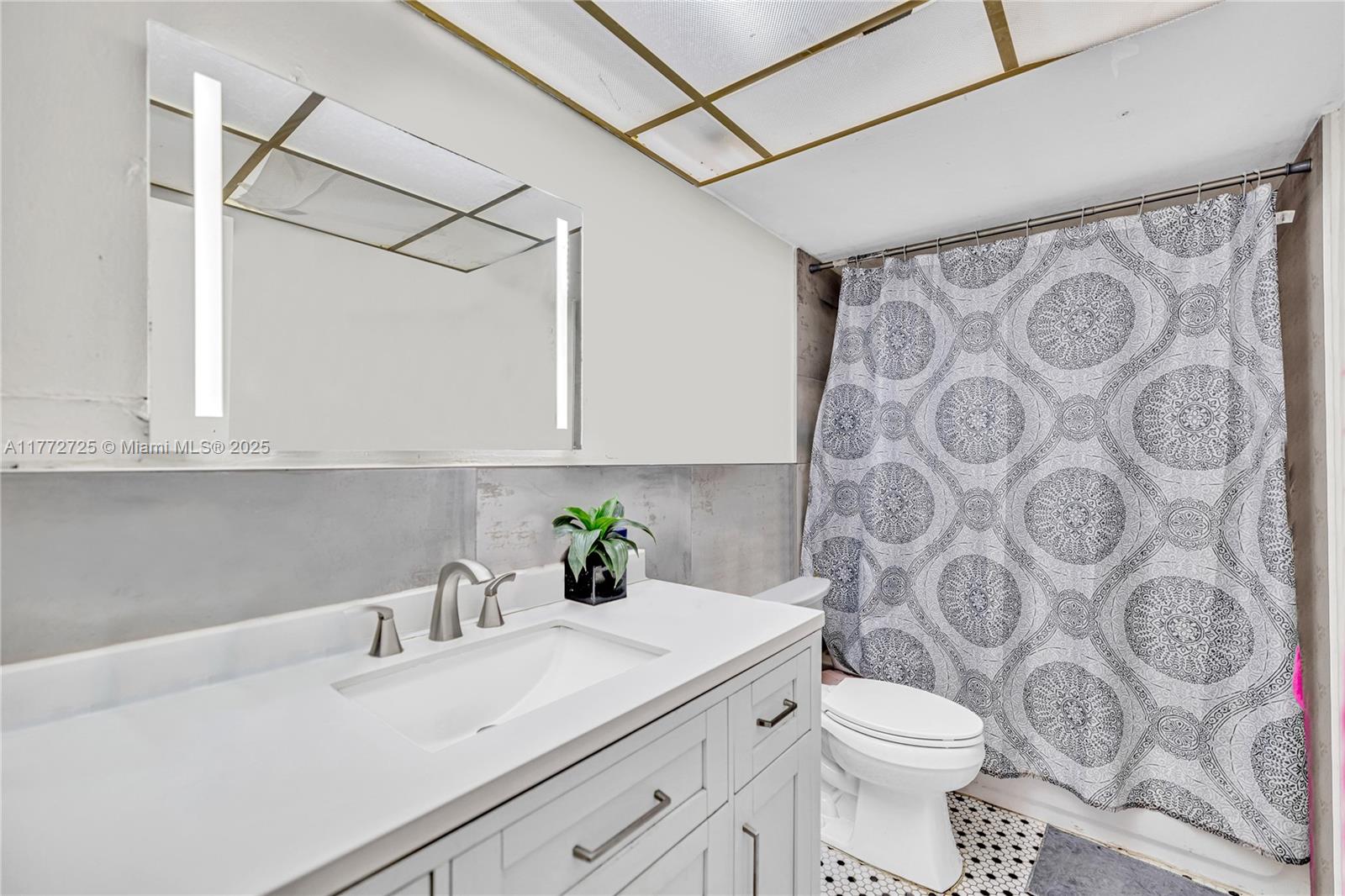 16740 Northeast 9th Avenue, Unit 302 North Miami Beach, FL 33162 - Photo 11 of 19