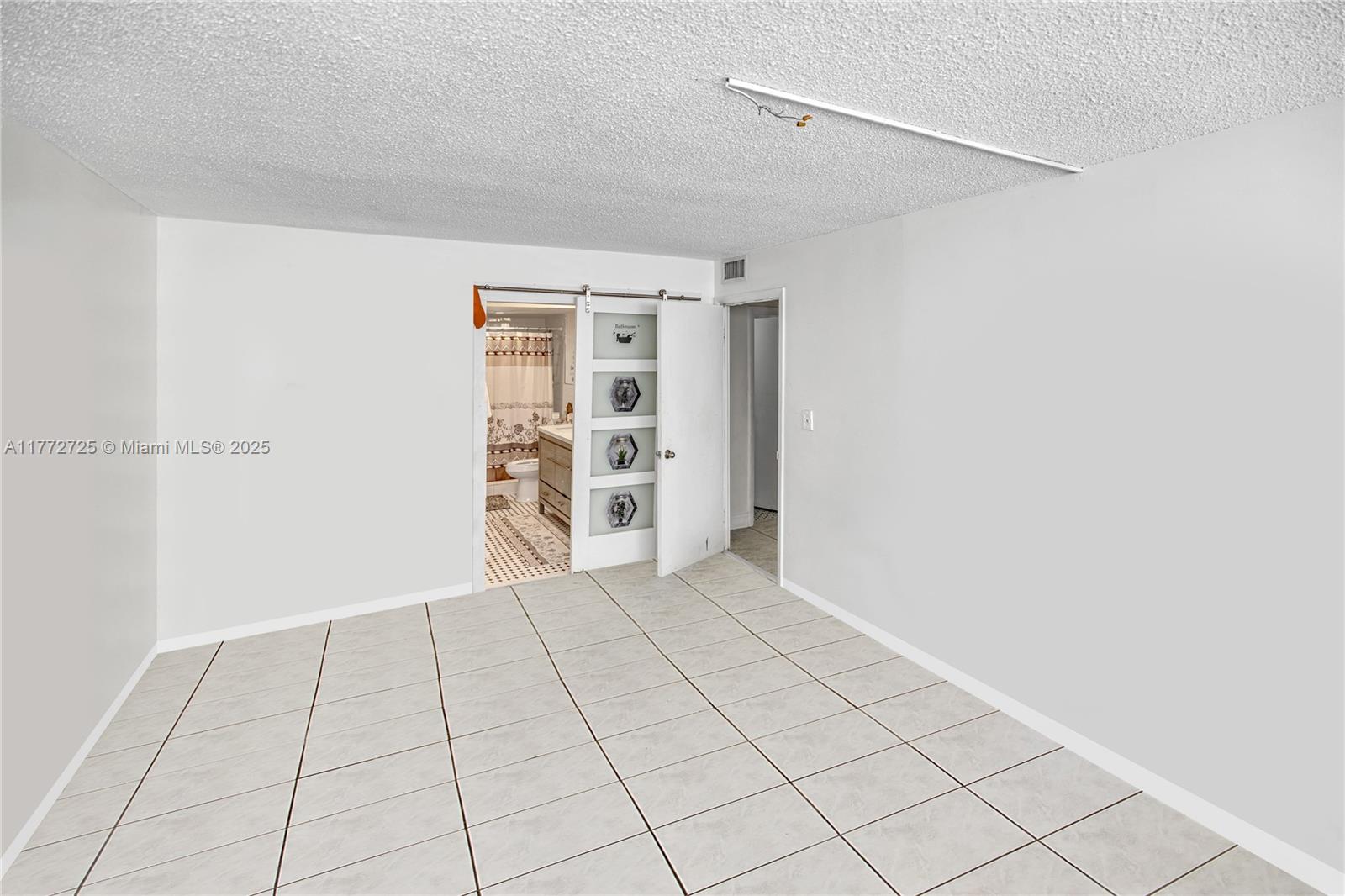 16740 Northeast 9th Avenue, Unit 302 North Miami Beach, FL 33162 - Photo 7 of 19
