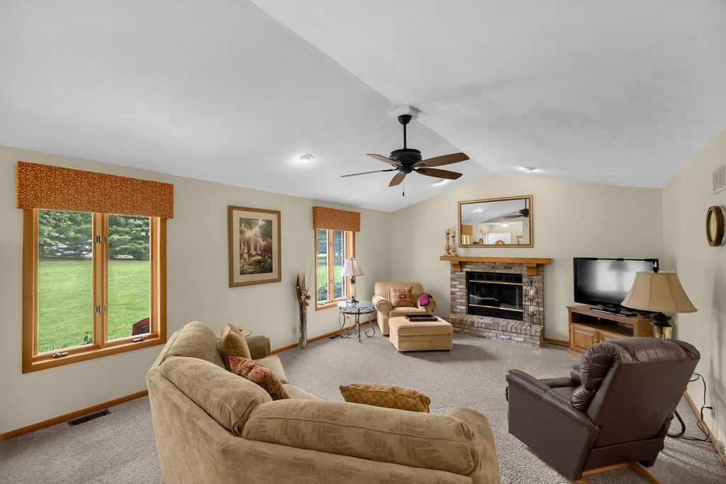 6401 Reas Bridge Road Argenta, IL 62501 - Photo 6 of 36