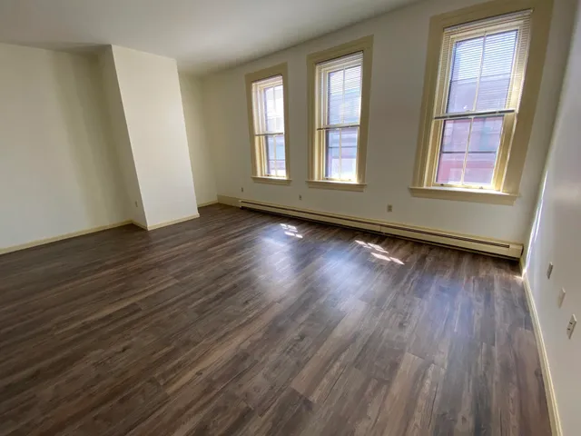 $1,621 | 124 Orange Street, Unit 204, Manchester, NH 03104